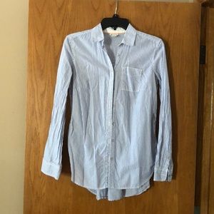 Long sleeve blue and white button up shirt